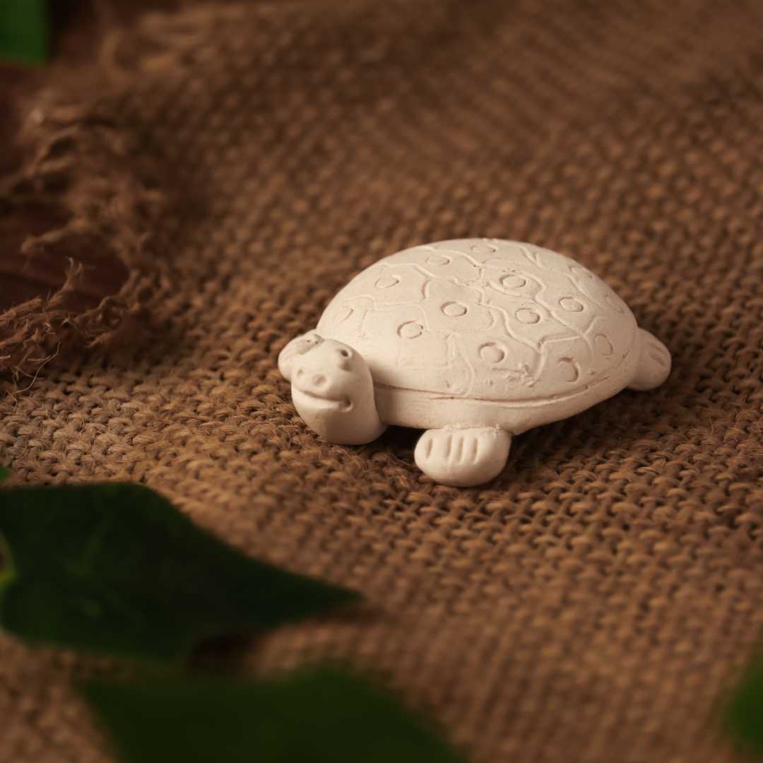 http://www.amalfieeceramics.com/cdn/shop/files/Terracotta-Mini-Turtle-Decor-Piece-Amalfiee_Ceramics-1682755837.jpg?v=1682755838