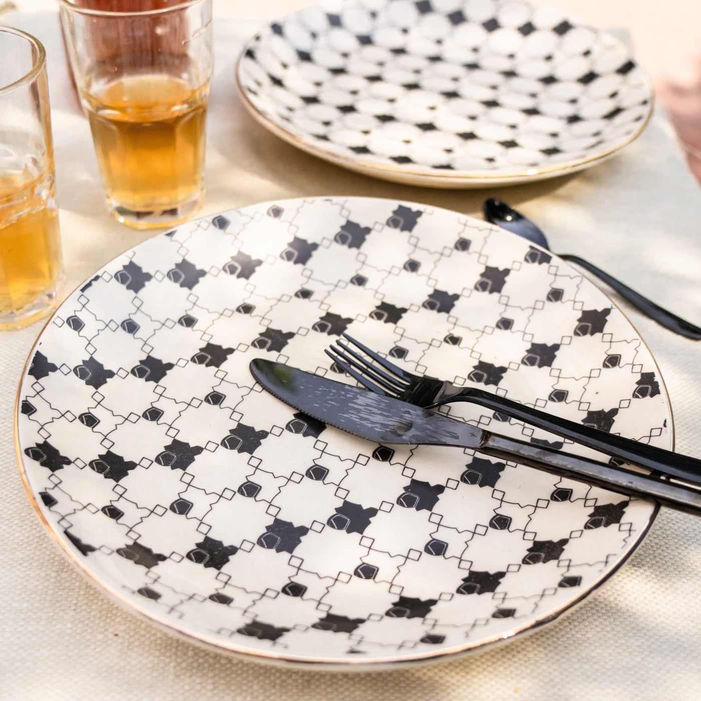 Shatranj Black and White Printed Dinner Set of 8 pcs