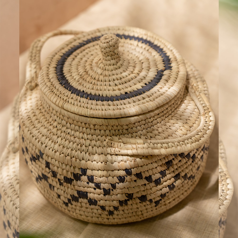 Bunaee Sabai Multipurpose beige handcrafted basket with Lid